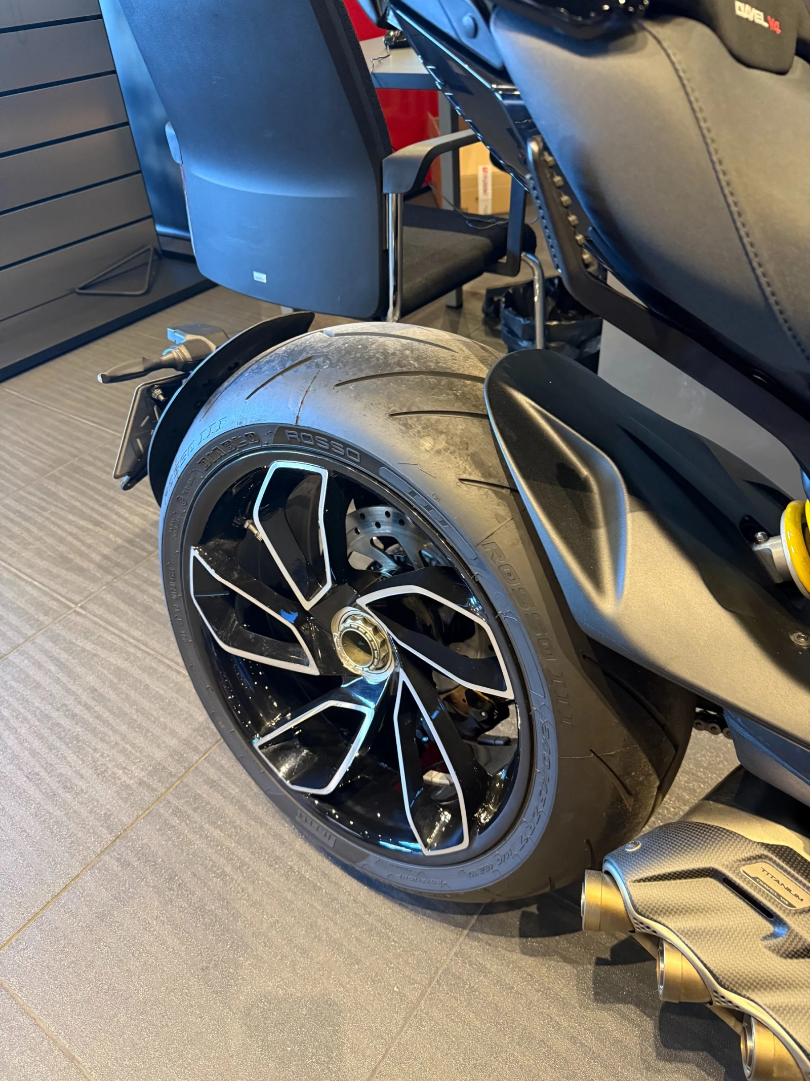 Ducati Diavel V4, снимка 7 - Мотоциклети и мототехника - 54605481