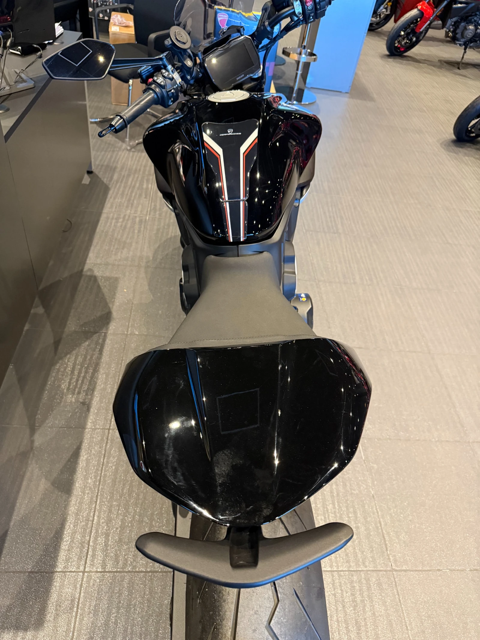 Ducati Diavel V4, снимка 6 - Мотоциклети и мототехника - 54605481