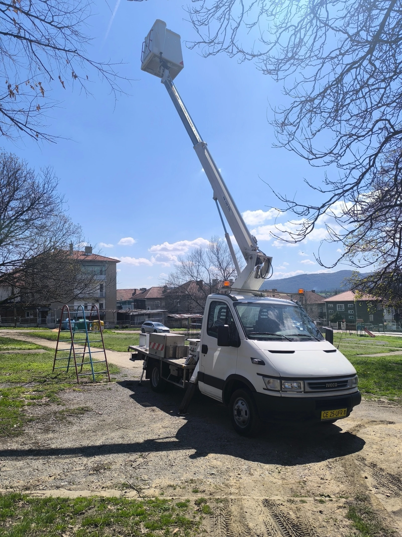 Автовишка Iveco 35С12, снимка 3 - Индустриална техника - 54653269