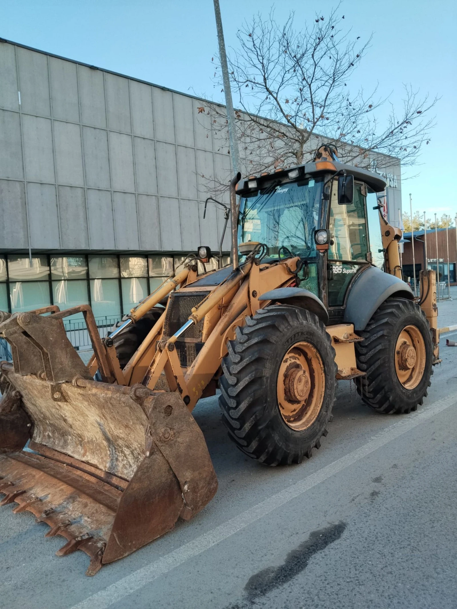 Багер Case 695R