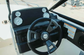 Обява за продажба на Лодка Quicksilver 555 Bowrider ~73 880 лв. - изображение 7 | Auto.bg Обява за продажба на Лодка Quicksilver 555 Bowrider ~73 880 лв. - изображение 7