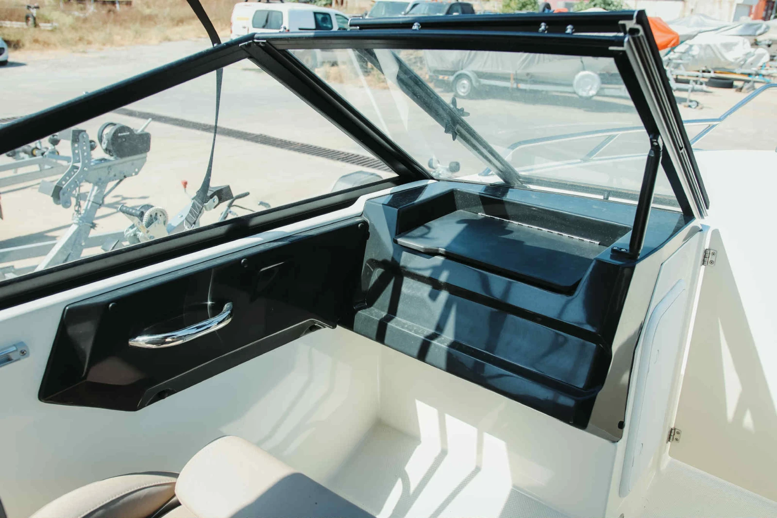 Лодка Quicksilver 555 Bowrider - изображение 6