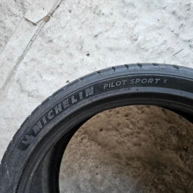 Гуми Летни 225/40R18, снимка 8 - Гуми и джанти - 53502611