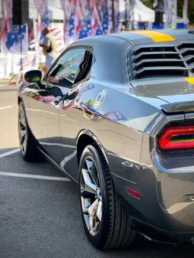 Обява за продажба на Dodge Challenger 100th Anniversary SXT ~42 900 лв. - изображение 1