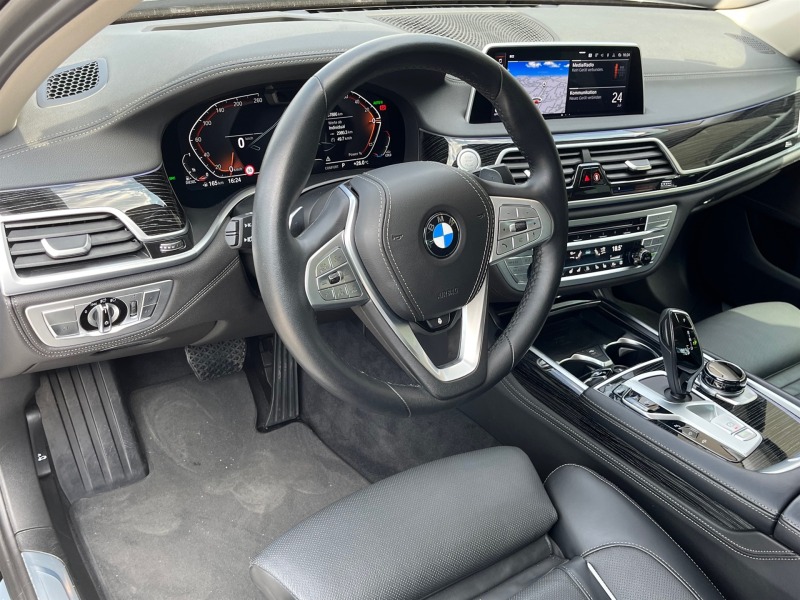 BMW 740 xDrive Sedan, снимка 5 - Автомобили и джипове - 44254565