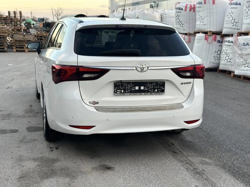 Toyota Avensis 1.8i БЕНЗИН, снимка 7 - Автомобили и джипове - 47315686