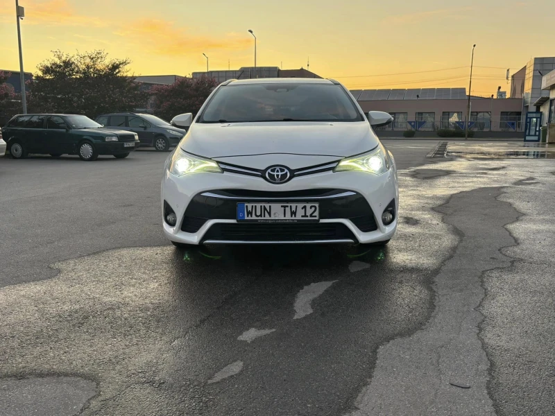 Toyota Avensis 1.8i БЕНЗИН, снимка 1 - Автомобили и джипове - 47315686