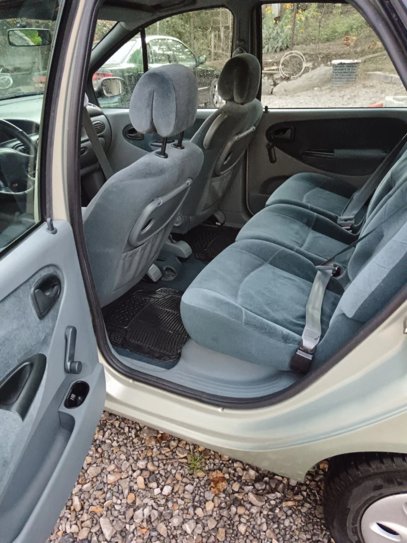 Renault Scenic, снимка 10 - Автомобили и джипове - 47872290