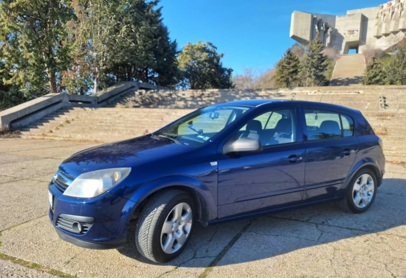 Opel Astra 1.9 CDTI, снимка 5 - Автомобили и джипове - 48366648