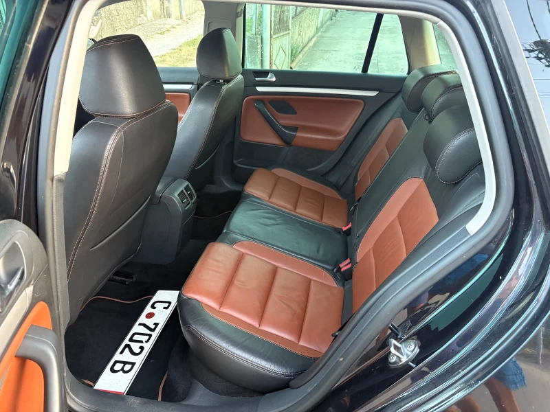 VW Golf 1.6 TDI , снимка 8 - Автомобили и джипове - 52592746