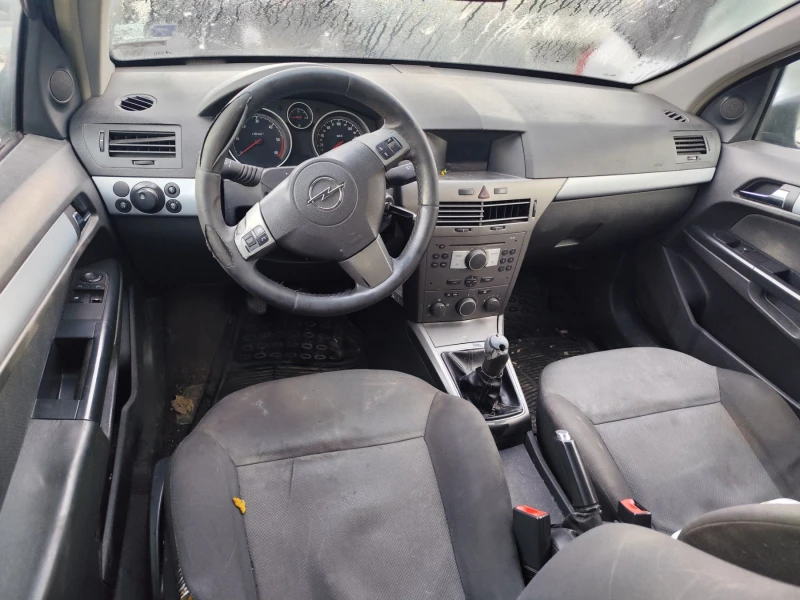 Opel Astra 1.7CDTI, снимка 6 - Автомобили и джипове - 52242268