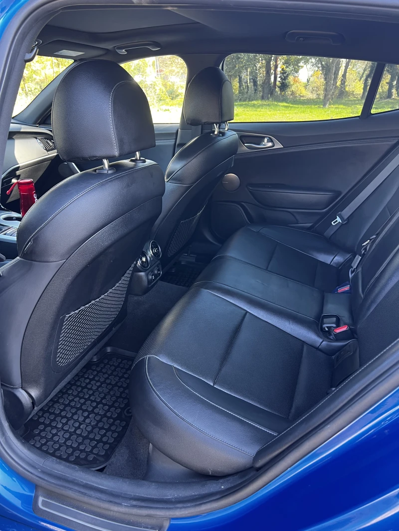 Kia Stinger GT1 AWD , снимка 9 - Автомобили и джипове - 52283749