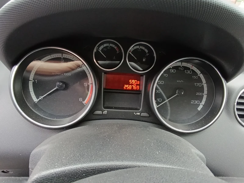 Peugeot 308 2.0HDI, снимка 10 - Автомобили и джипове - 53050618