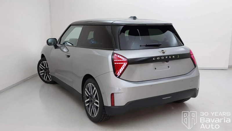 Mini Cooper SE Automatic Classic Trim, снимка 2 - Автомобили и джипове - 53073680