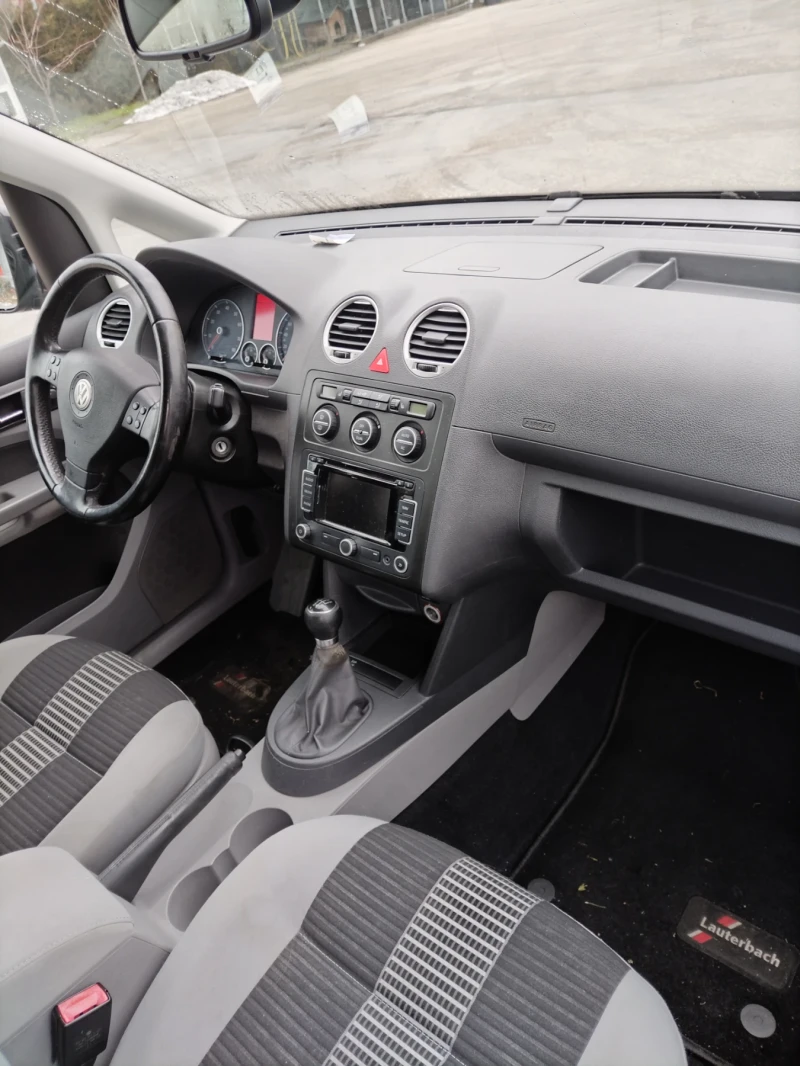 VW Caddy, снимка 8 - Автомобили и джипове - 53234963