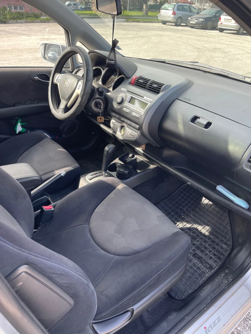 Honda Jazz 1.4i, снимка 5 - Автомобили и джипове - 53401964