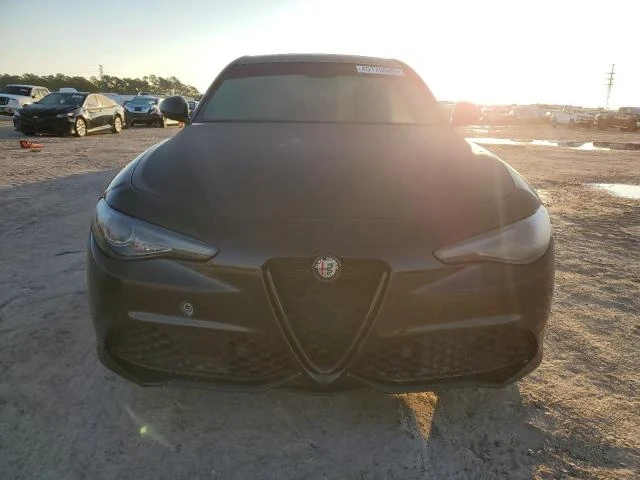 Alfa Romeo Giulia, снимка 6 - Автомобили и джипове - 49212723