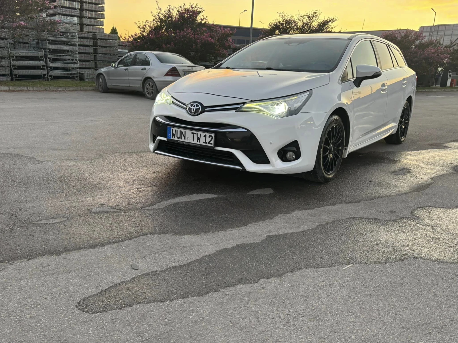 Toyota Avensis 1.8i БЕНЗИН - изображение 2