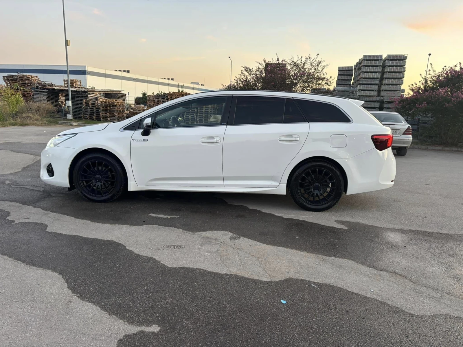 Toyota Avensis 1.8i БЕНЗИН - изображение 8