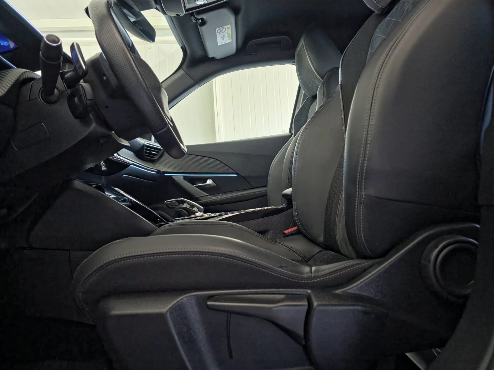 Peugeot 2008 1.2GT PURETECH 131 EAT8  - изображение 7