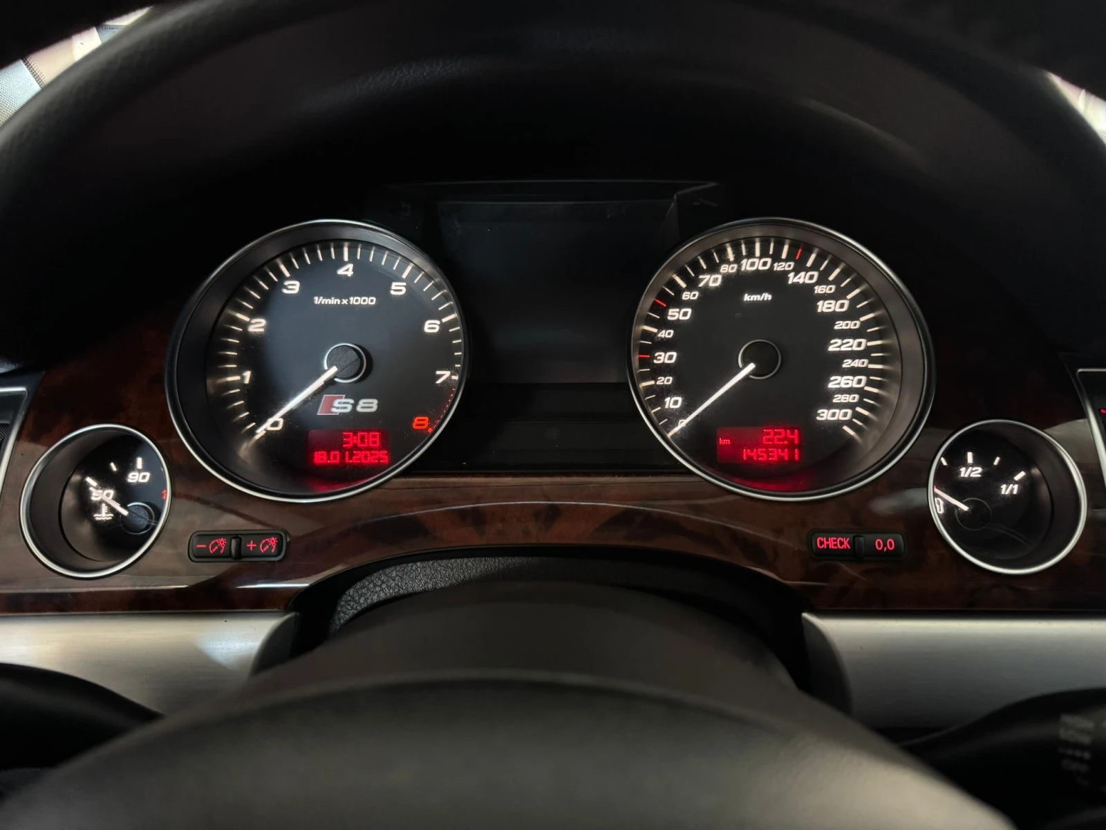 Audi S8 Face-Lift - изображение 9