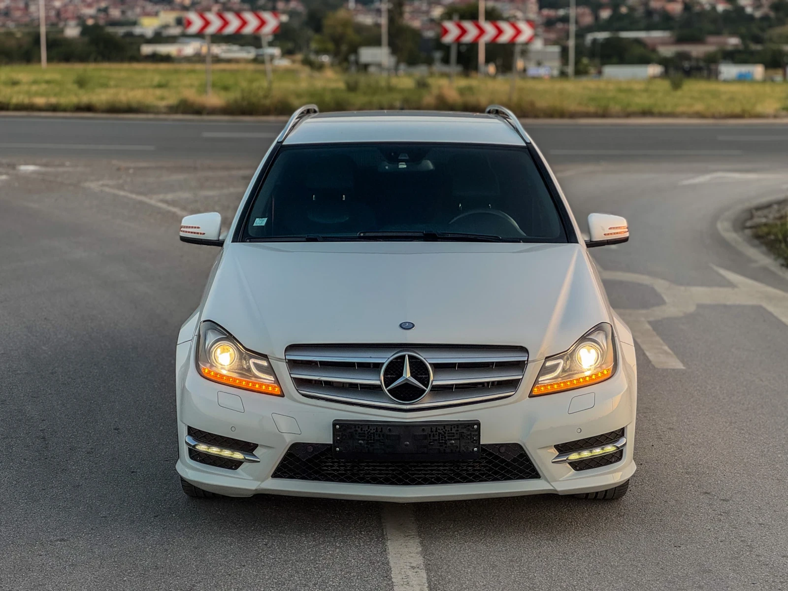 Mercedes-Benz C 300 4 MATIC AMG  - изображение 2