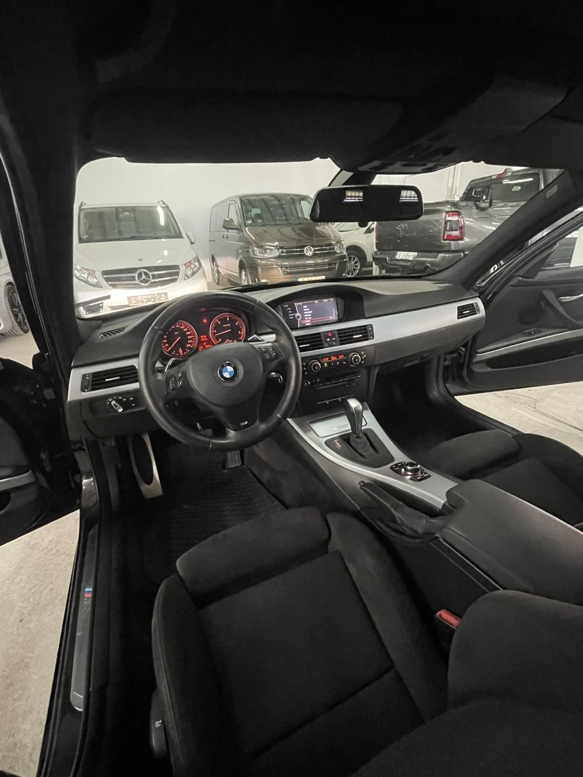 BMW 330 XD/Mpak/камера/СМЕНЕНИ ВЕРИГИ!!!!, снимка 16 - Автомобили и джипове - 53953855