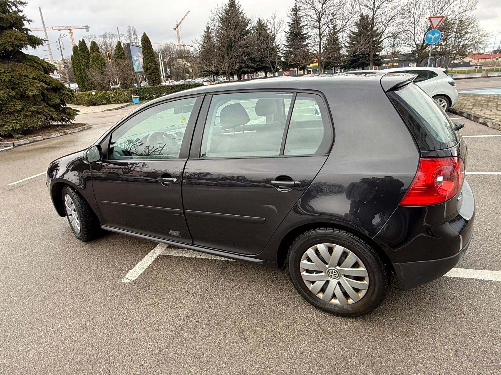 VW Golf Обслужен много запазен А/С Топ , снимка 2 - Автомобили и джипове - 54071859