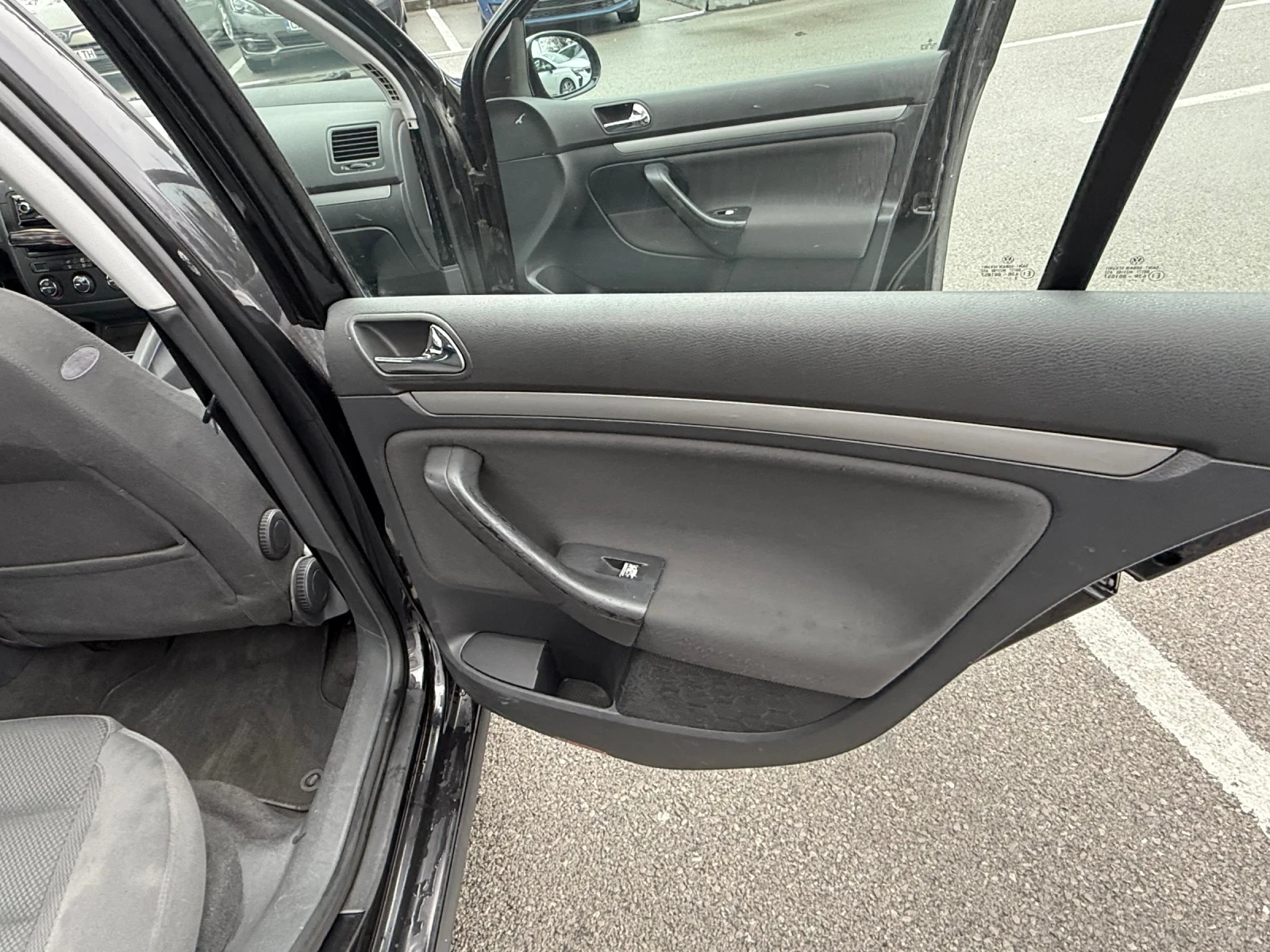 VW Golf Обслужен много запазен А/С Топ , снимка 10 - Автомобили и джипове - 54071859