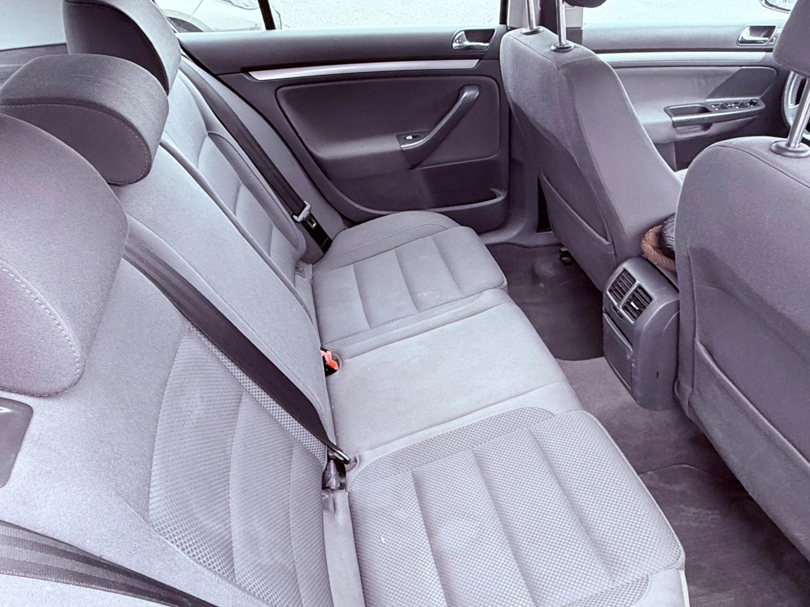 VW Golf Обслужен много запазен А/С Топ , снимка 7 - Автомобили и джипове - 54071859