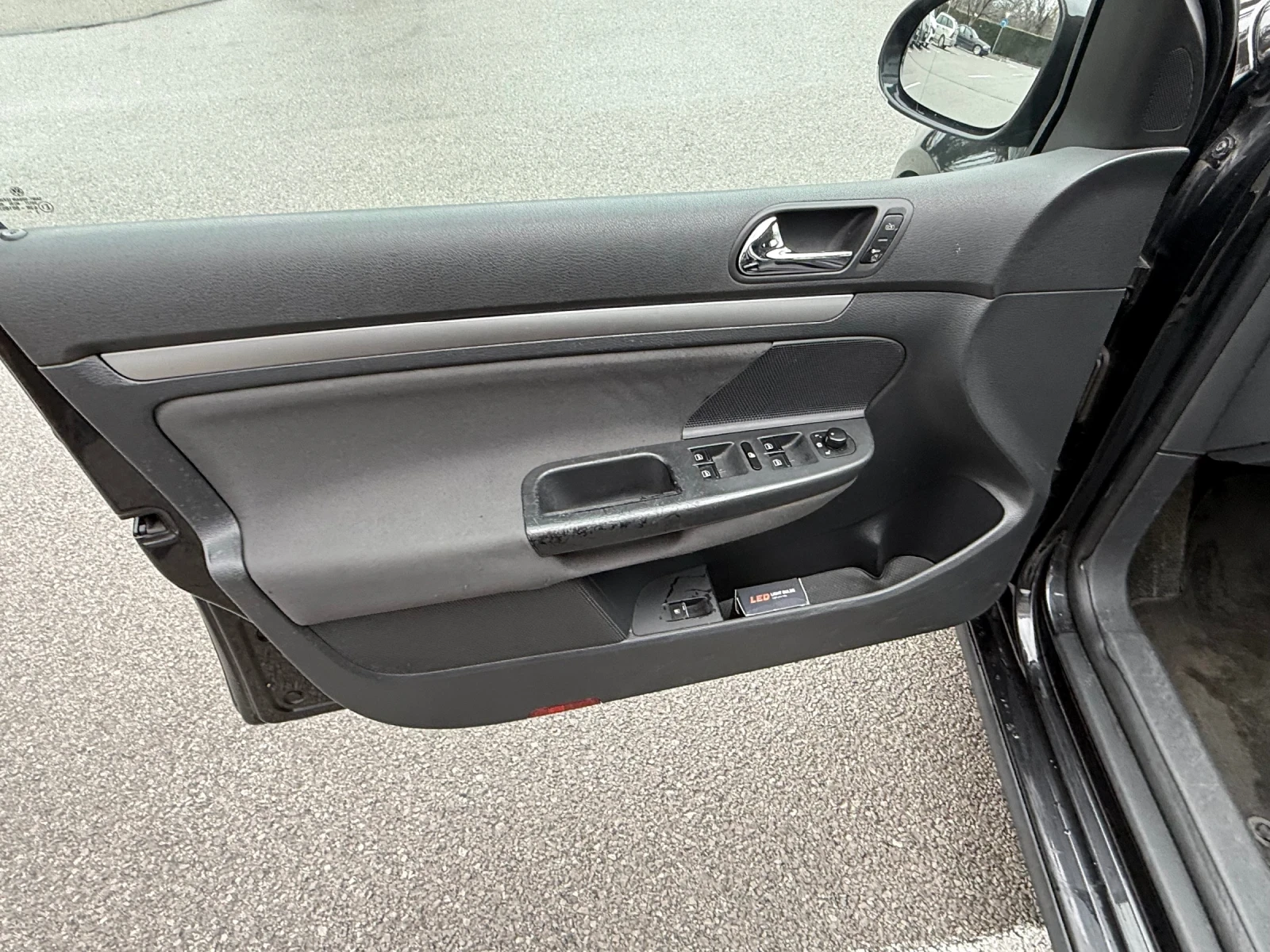 VW Golf Обслужен много запазен А/С Топ , снимка 11 - Автомобили и джипове - 54071859