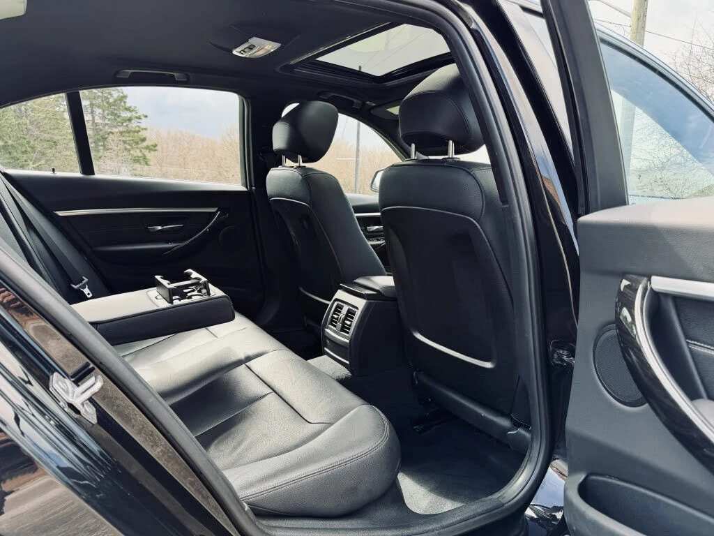 BMW 330 xDrive Sedan* ����������* (���� �� ��)  | Mobile.bg � ����������� 17