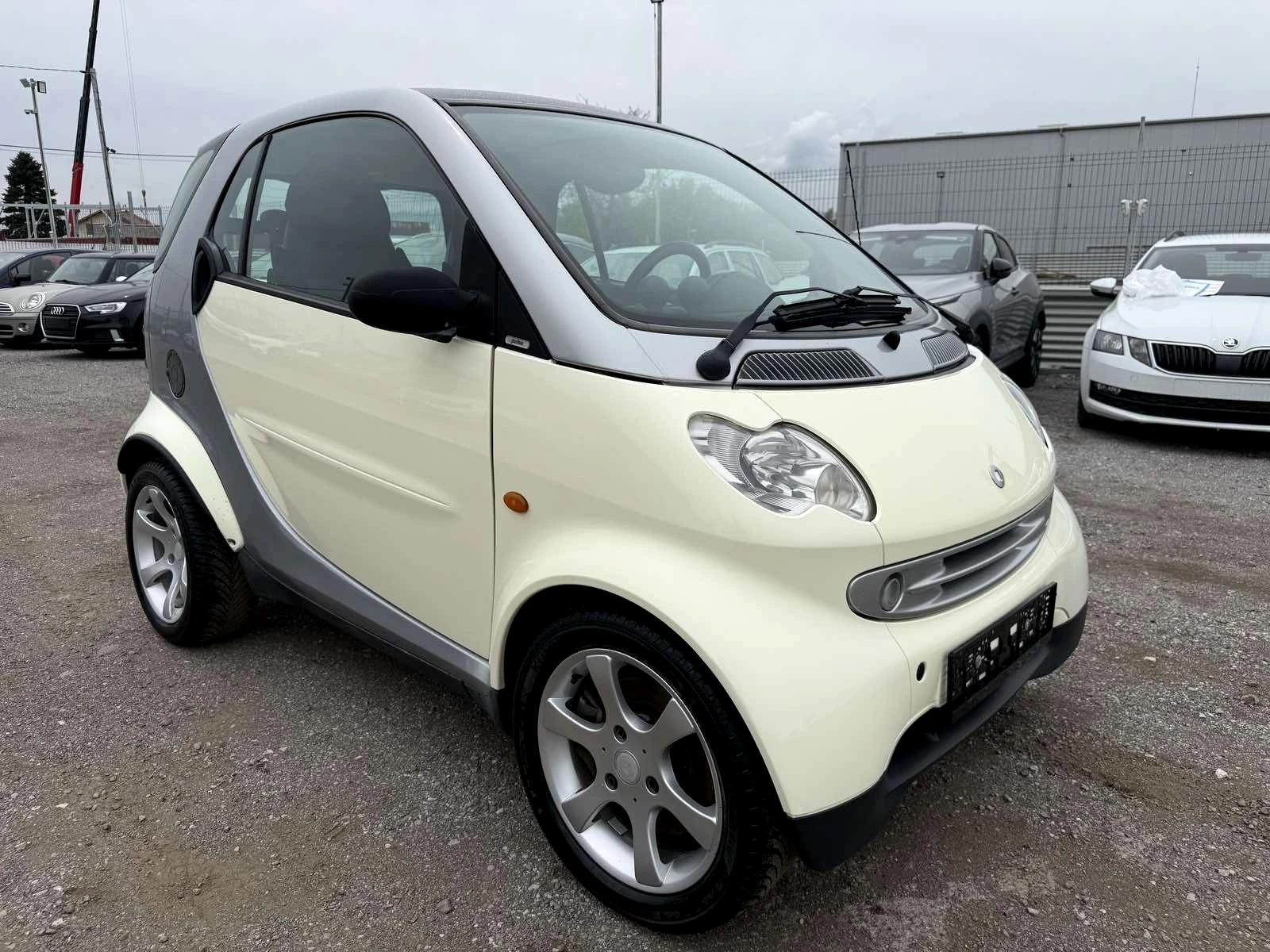 Smart Fortwo Топ състояние, снимка 5 - Автомобили и джипове - 54500043