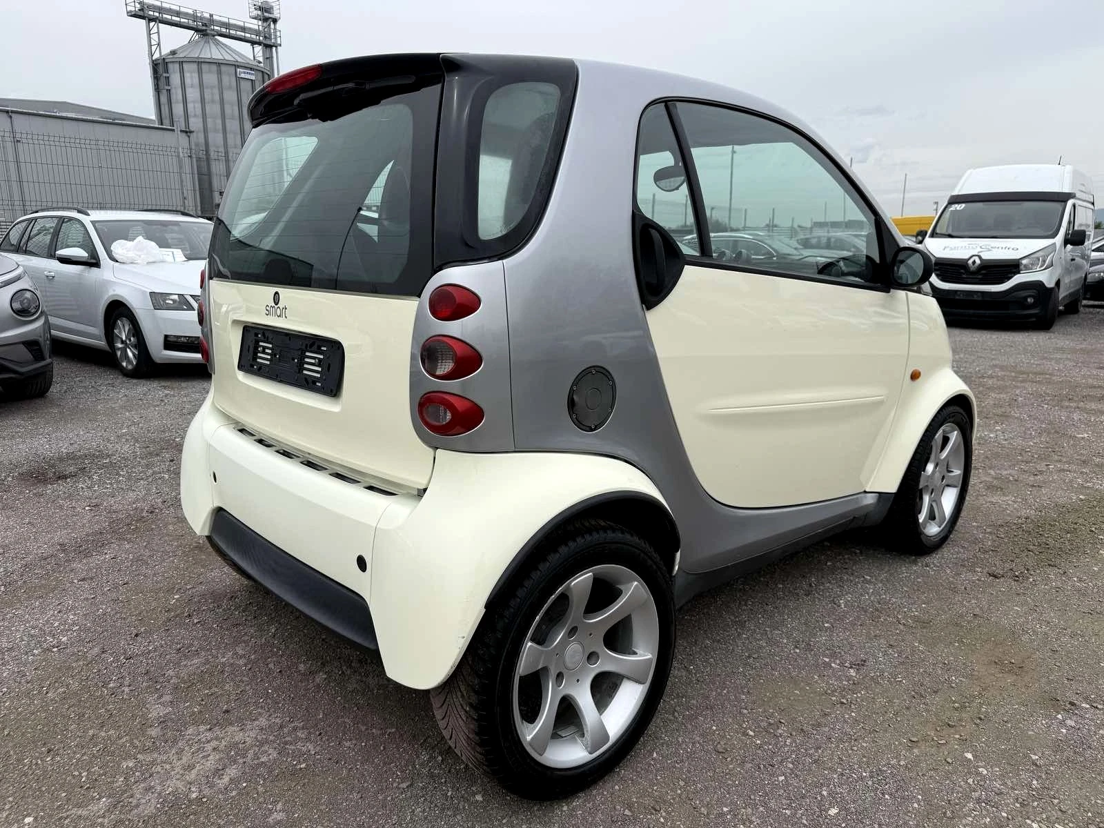 Smart Fortwo Топ състояние, снимка 7 - Автомобили и джипове - 54500043