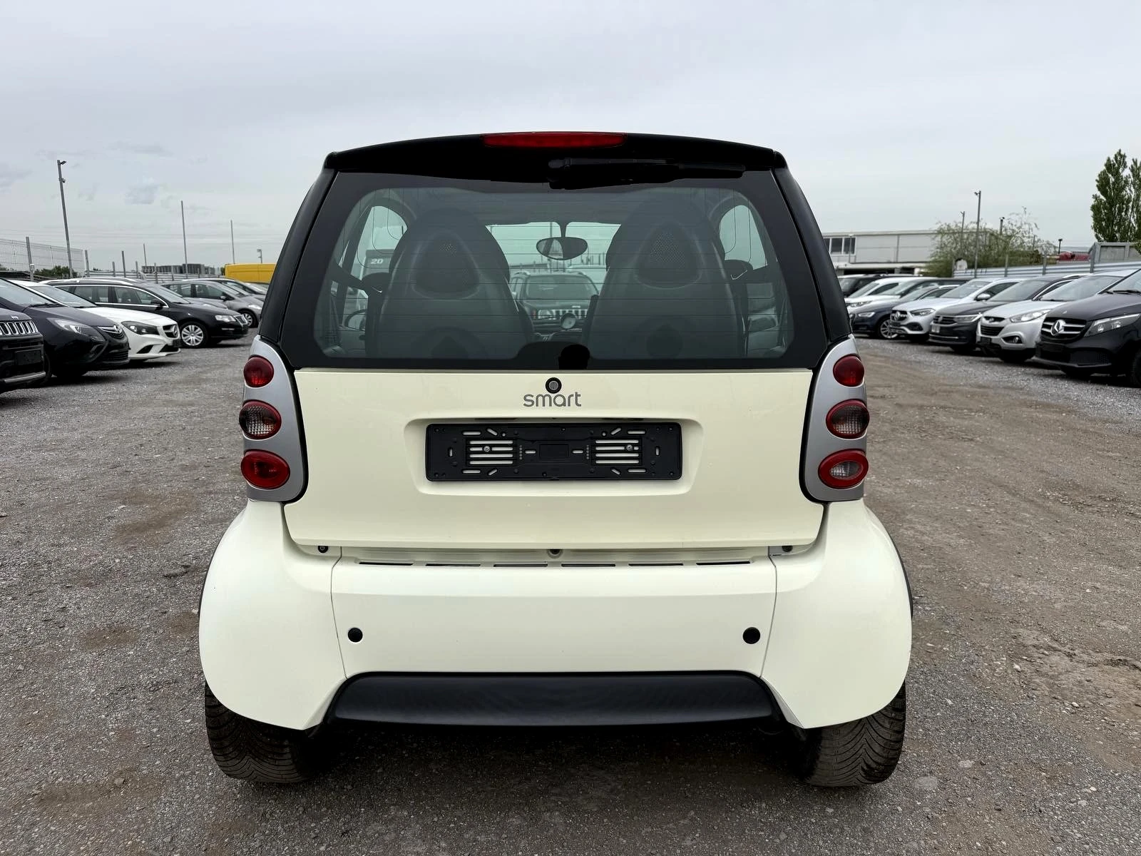 Smart Fortwo Топ състояние, снимка 4 - Автомобили и джипове - 54500043