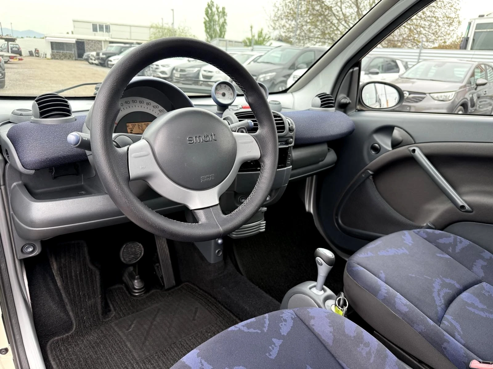 Smart Fortwo Топ състояние, снимка 9 - Автомобили и джипове - 54500043