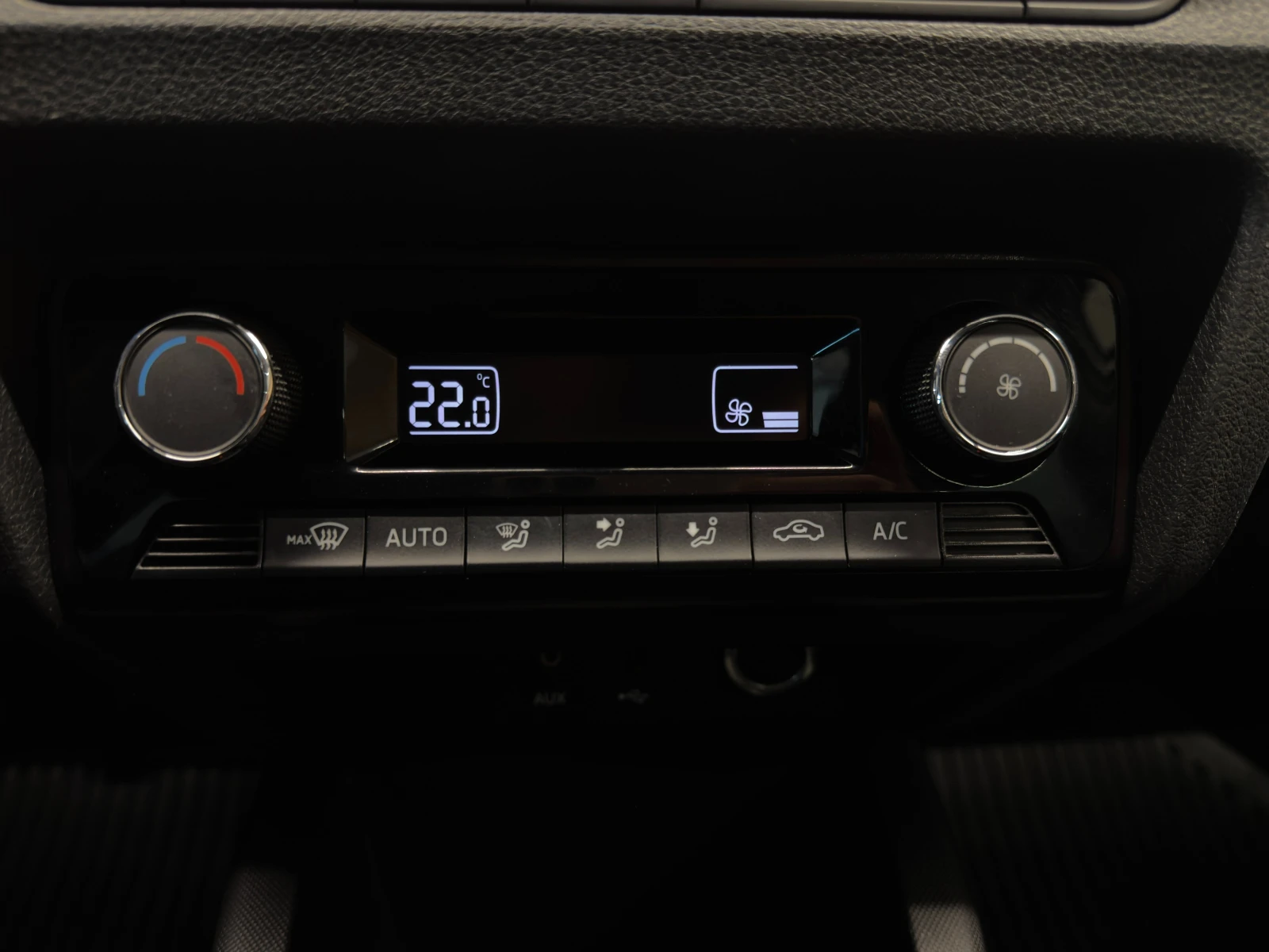Skoda Fabia STYLE, снимка 13 - Автомобили и джипове - 54567290