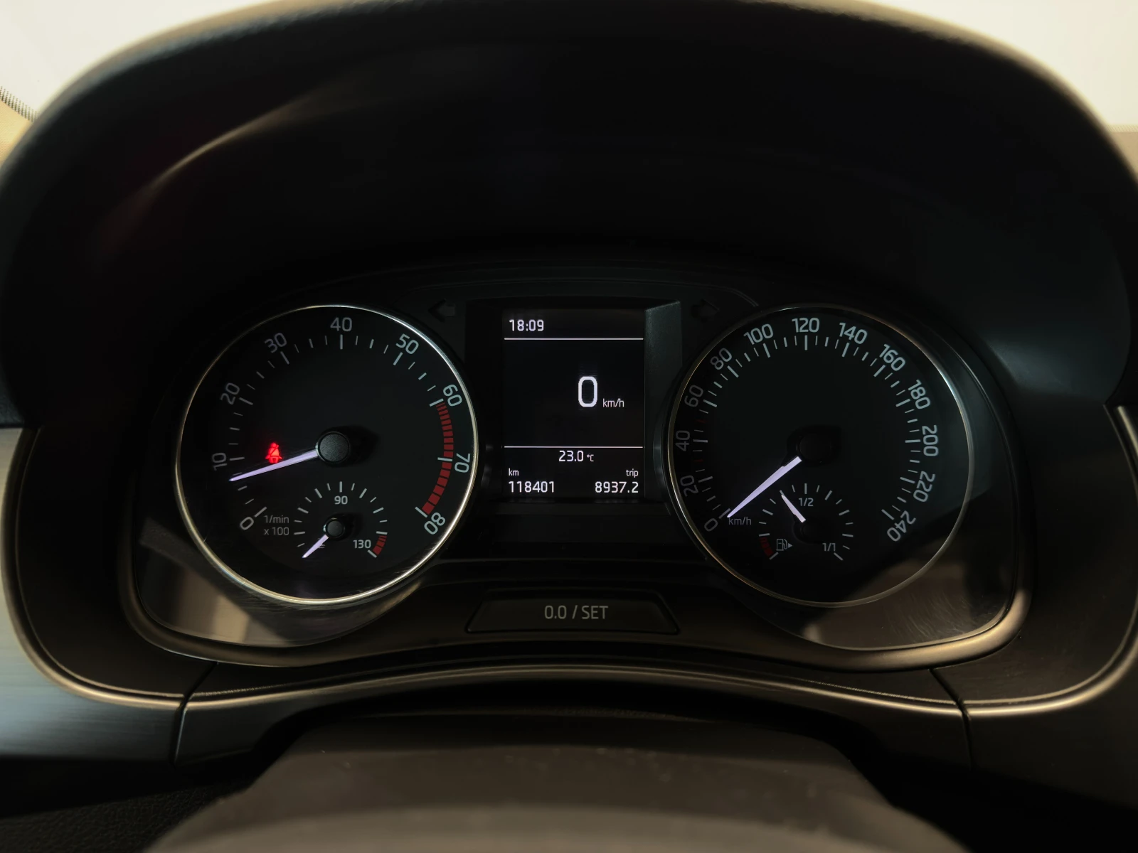 Skoda Fabia STYLE, снимка 11 - Автомобили и джипове - 54567290