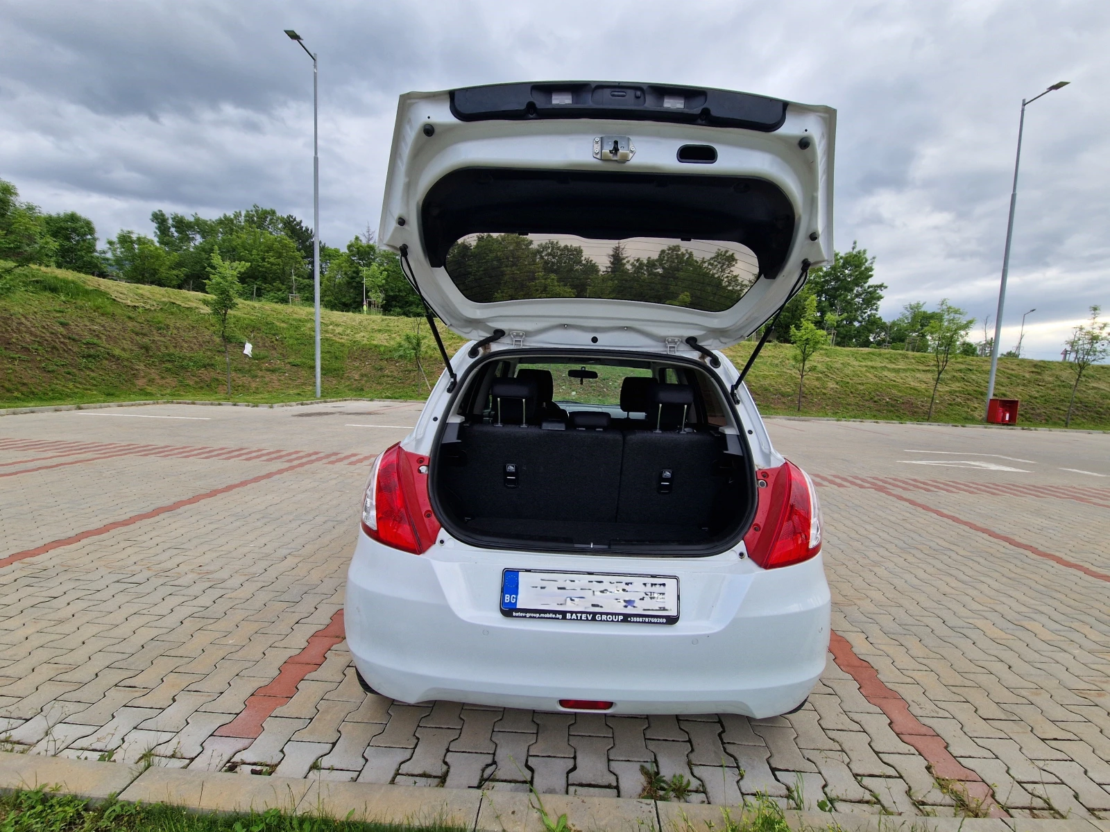 Suzuki Swift 1, 2i 4x4, снимка 14 - Автомобили и джипове - 54658450