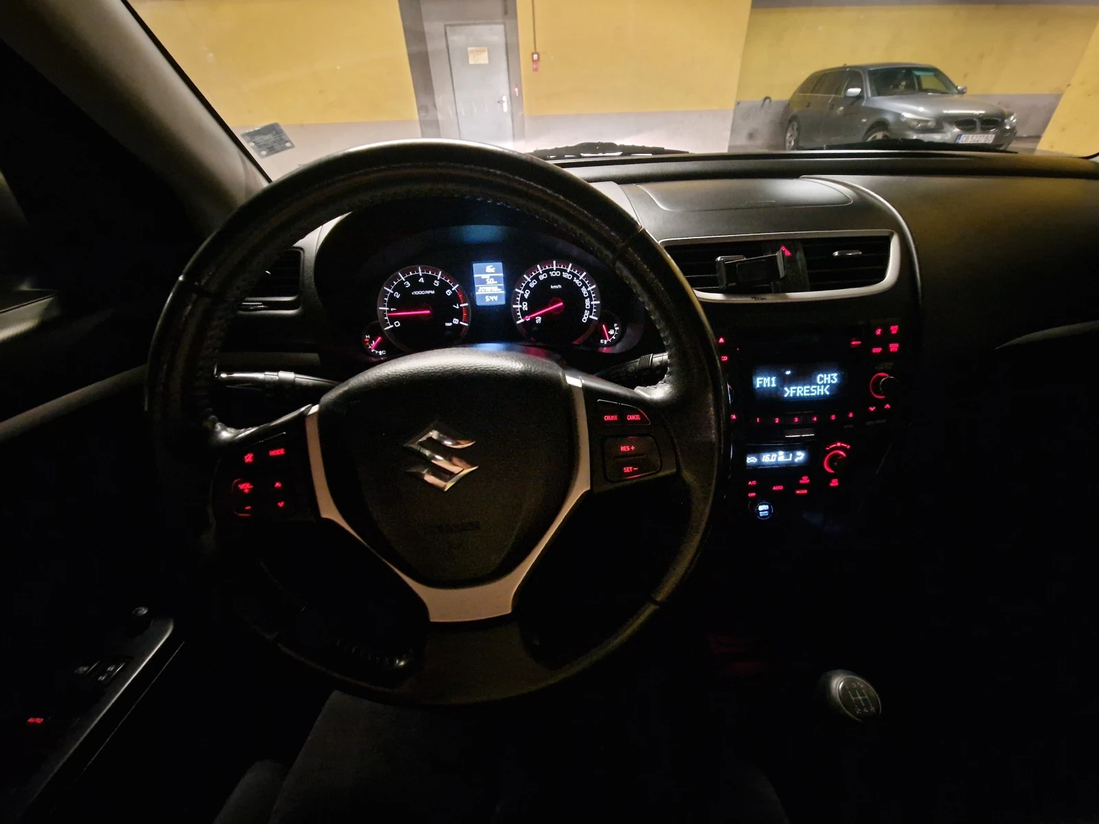 Suzuki Swift 1, 2i 4x4, снимка 11 - Автомобили и джипове - 54658450