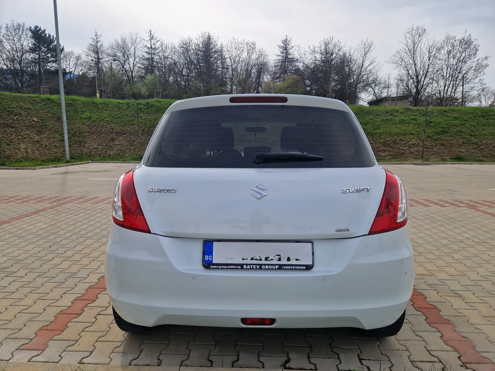 Suzuki Swift 1, 2i 4x4, снимка 5 - Автомобили и джипове - 54658450