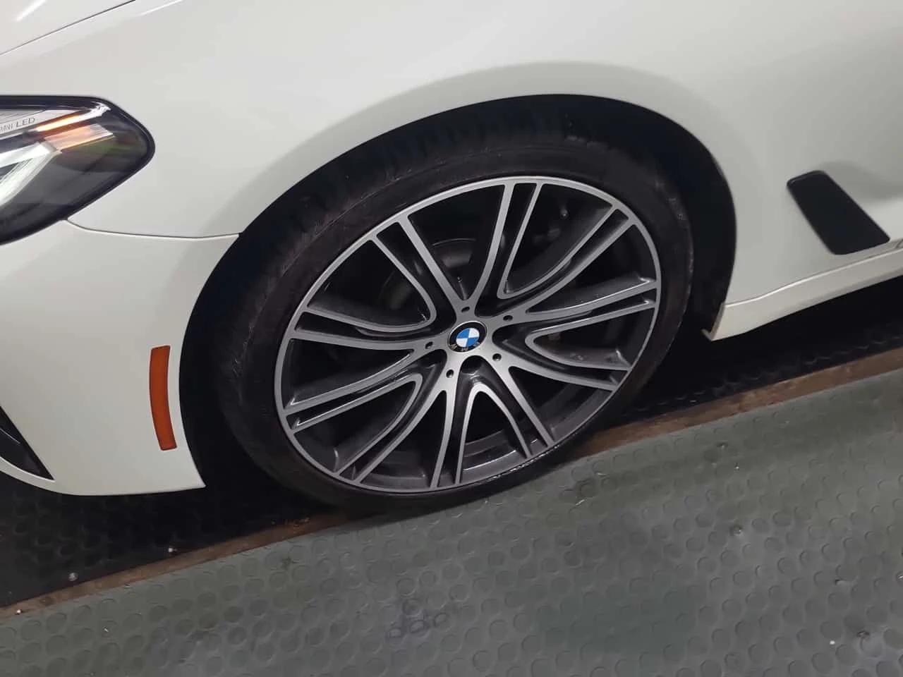 BMW 530 * 530i xDrive * CARFAX * ��� ������������ ������ | Mobile.bg � ����������� 7