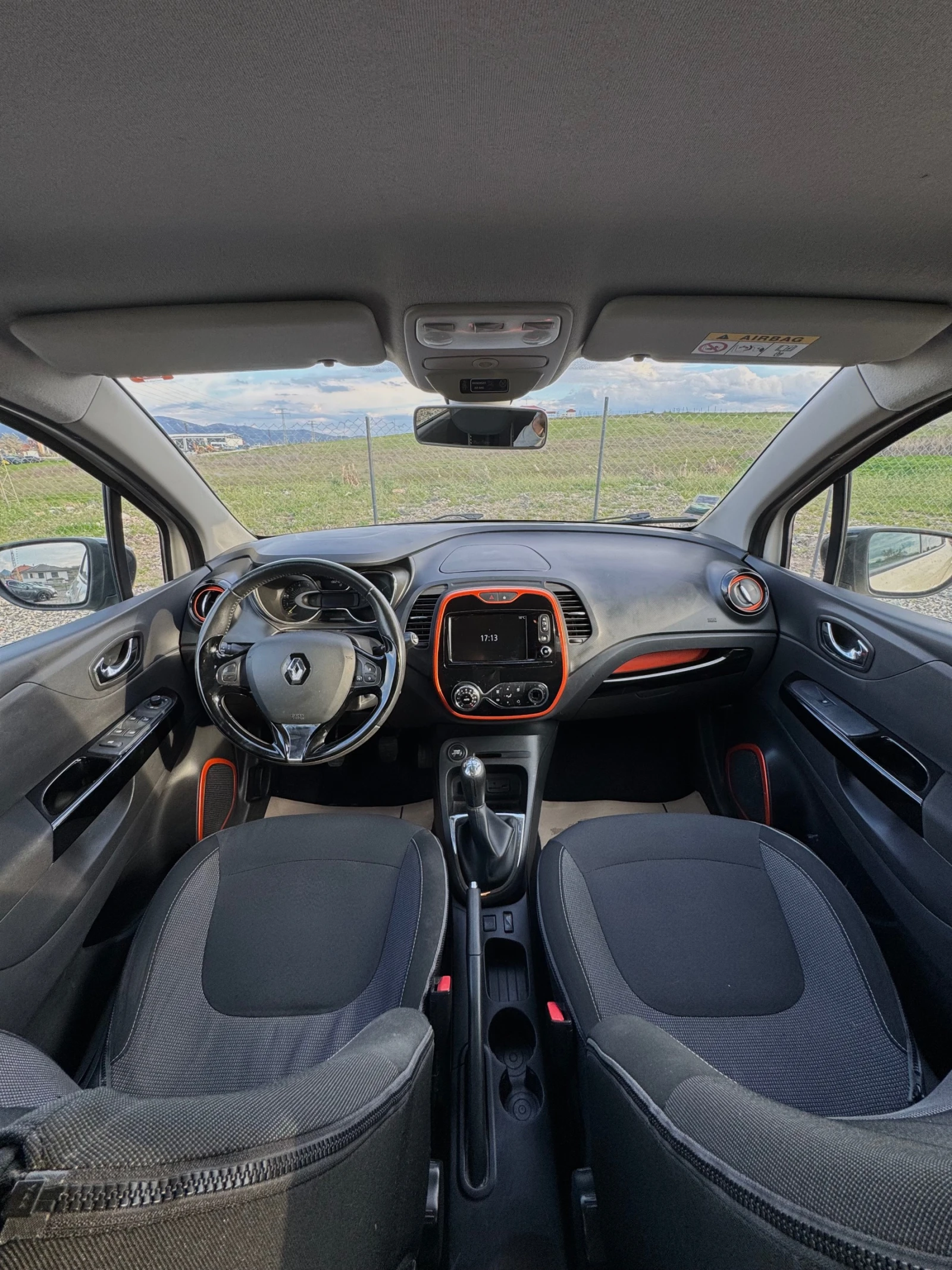 Renault Captur 1.5, снимка 6 - Автомобили и джипове - 54905524