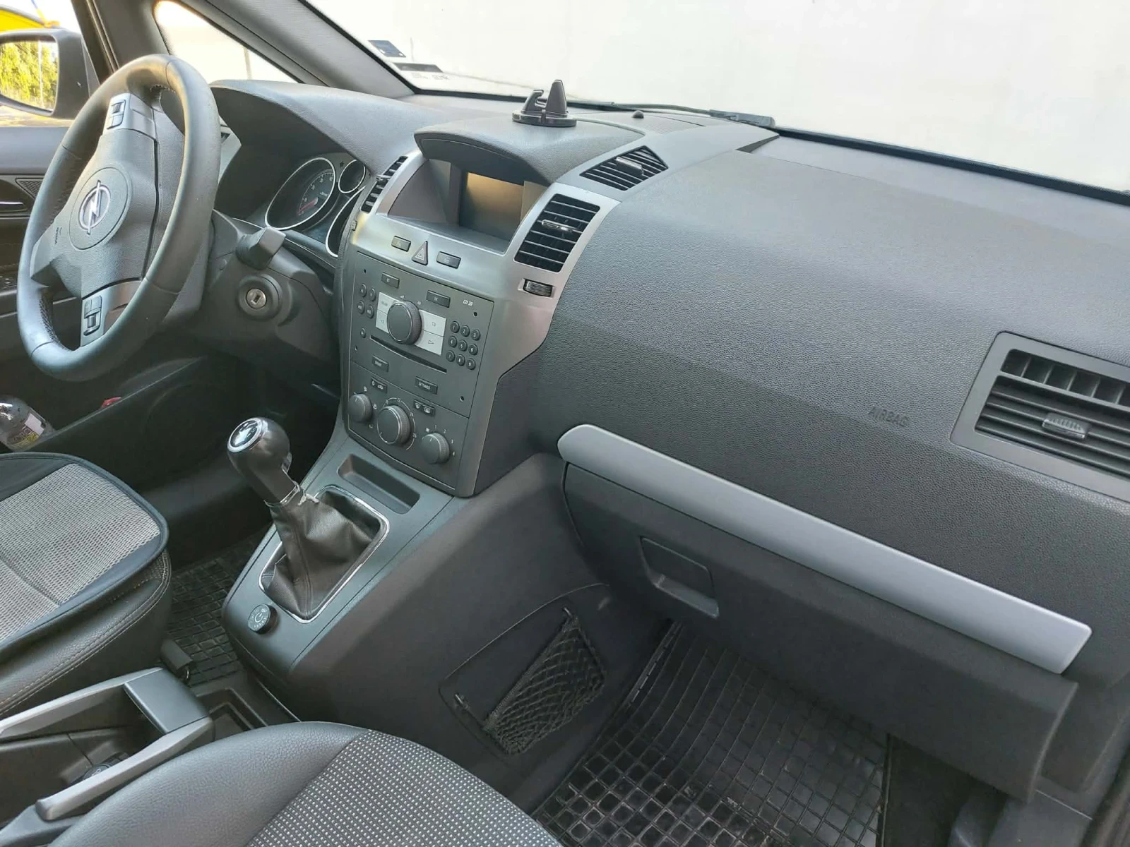Opel Zafira, снимка 11 - Автомобили и джипове - 54981811