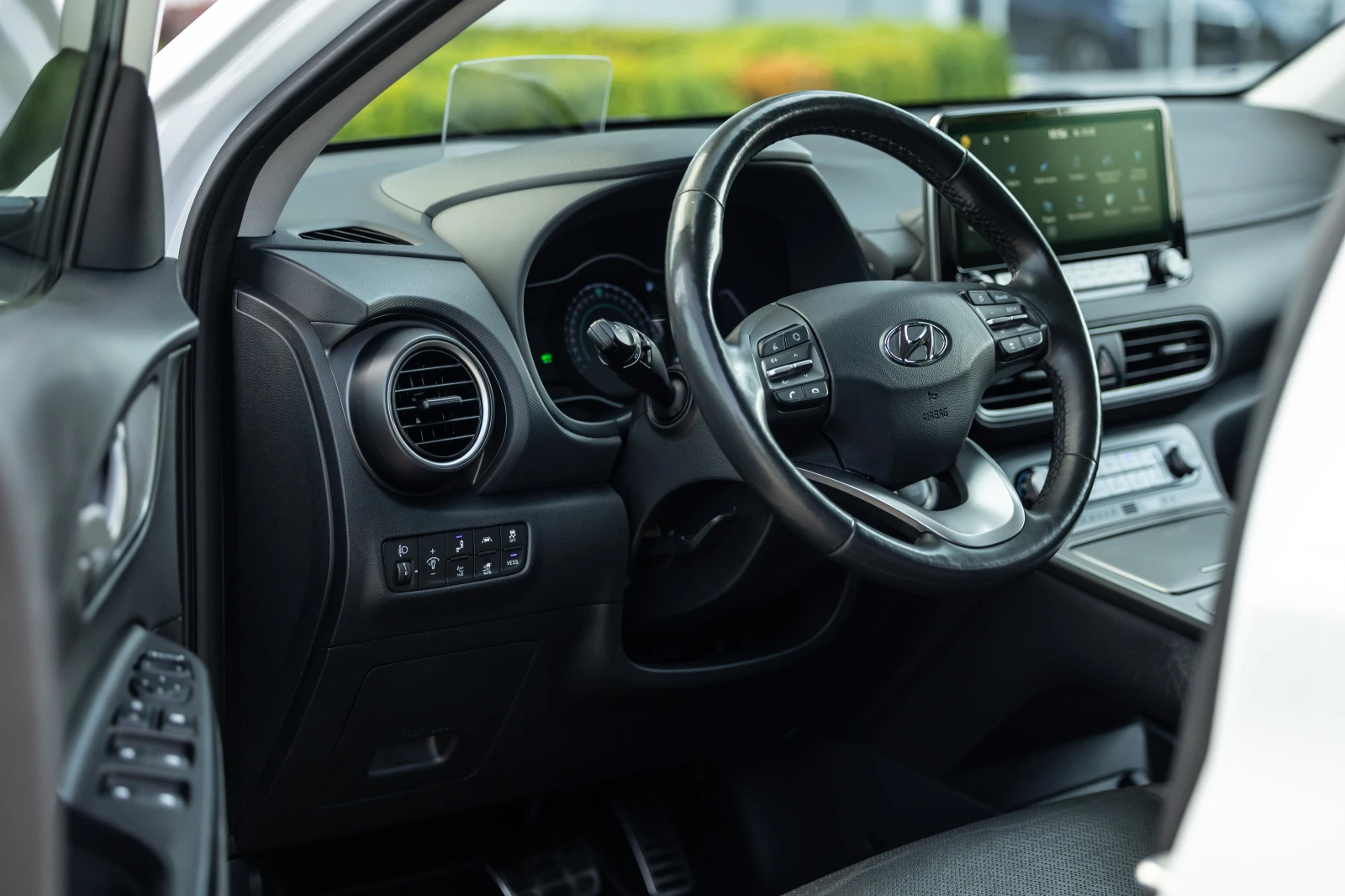 Hyundai Kona Head Up 360 /64KW/SWISS, снимка 10 - Автомобили и джипове - 55601820