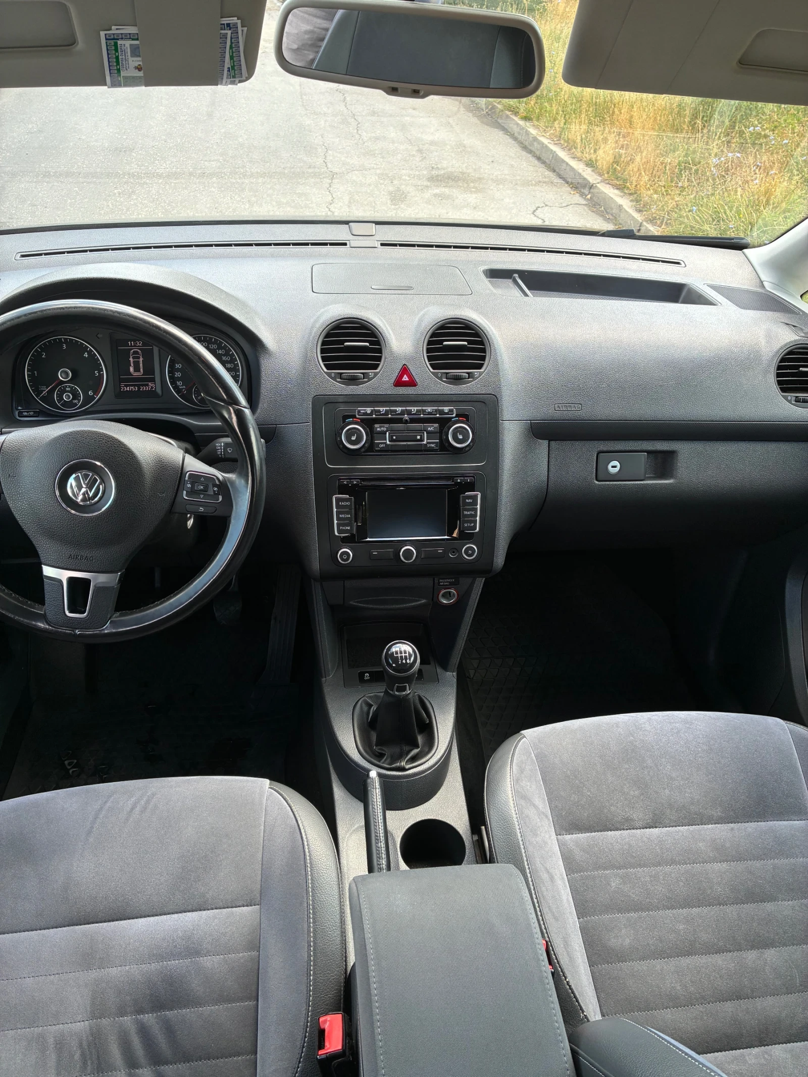 VW Caddy, снимка 9 - Автомобили и джипове - 55412842