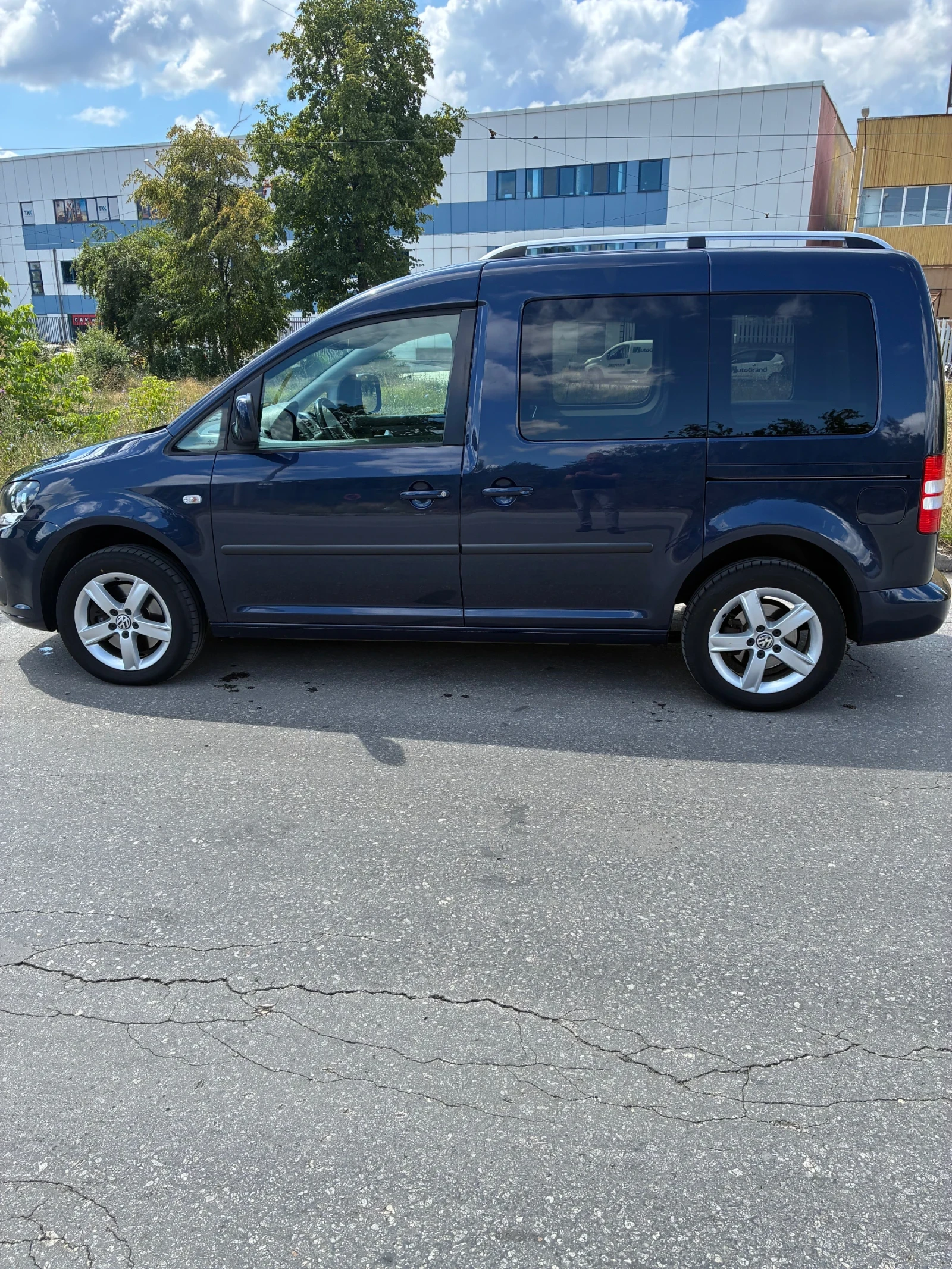VW Caddy, снимка 3 - Автомобили и джипове - 55412842