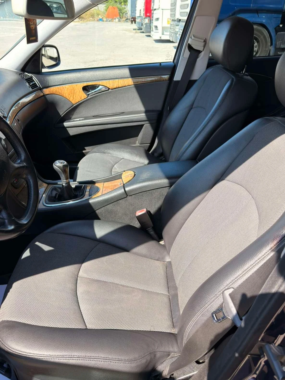 Mercedes-Benz E 220 Cdi Evo Avantgarde , снимка 7 - Автомобили и джипове - 56077740