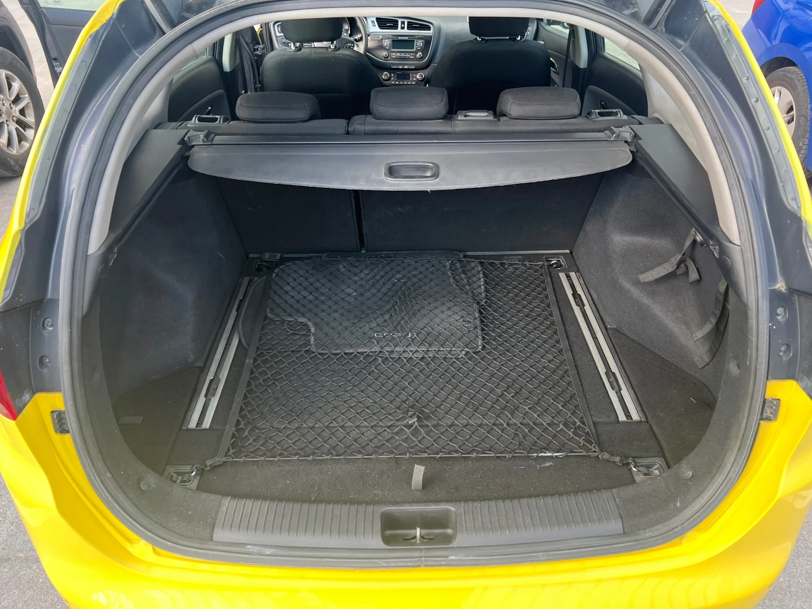Kia Ceed 1.6 CRDI, снимка 11 - Автомобили и джипове - 56182583