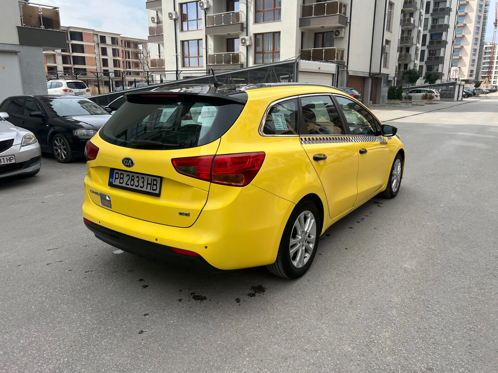 Kia Ceed 1.6 CRDI, снимка 2 - Автомобили и джипове - 56182583